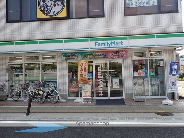 コンビニ　ファミリーマート（コンビニ）まで427m