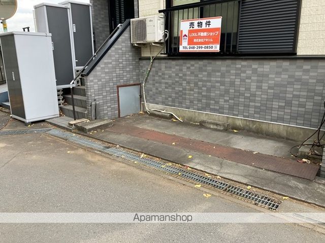本郷戸建の外観写真