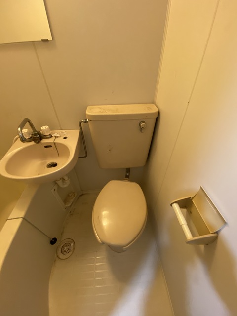 東京メトロ東西線 行徳駅 徒歩12分 4階建 築39年のトイレ写真