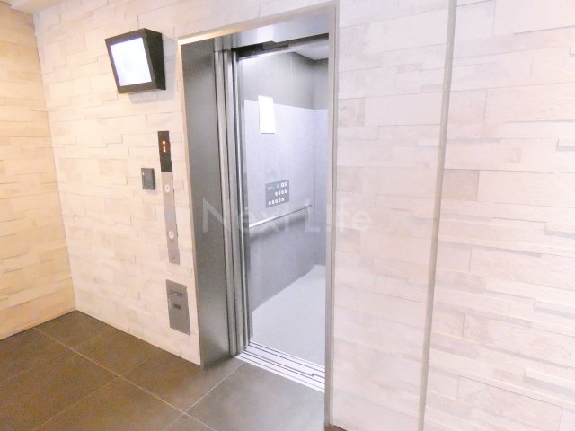 ＪＲ京浜東北線 川崎駅 徒歩8分 9階建 築8年の外観写真