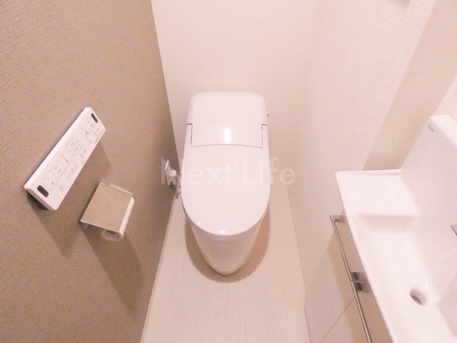 ＪＲ京浜東北線 川崎駅 徒歩8分 9階建 築8年のトイレ写真