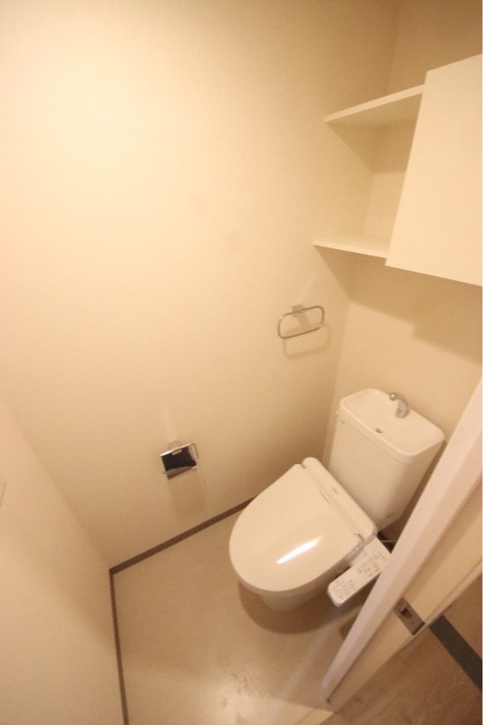 ＪＲ東海道本線 尼崎駅 徒歩21分 6階建 築7年のトイレ写真