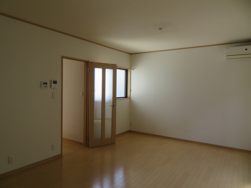 南畝町井上貸家の居間写真