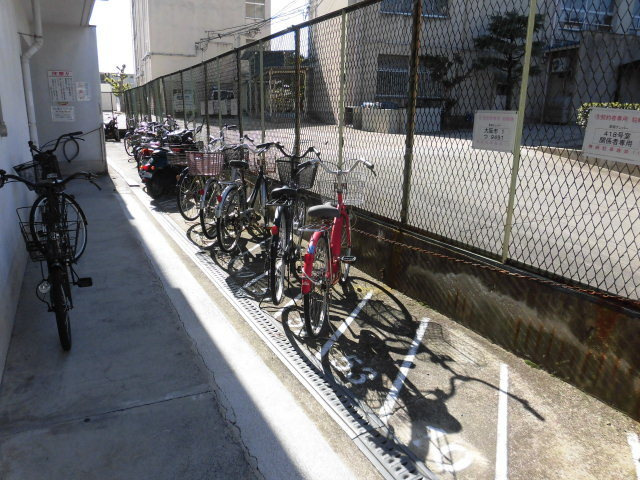 駐車場　敷地内駐輪場です。