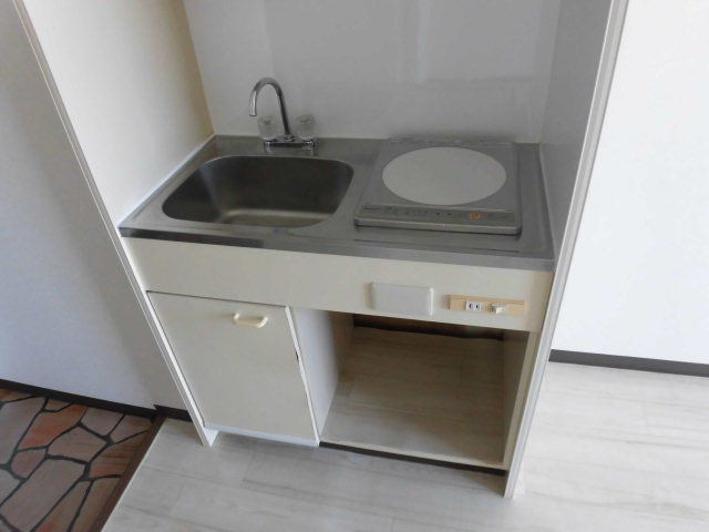 キッチン　１口Ｉｈコンロ付きのキッチンです。