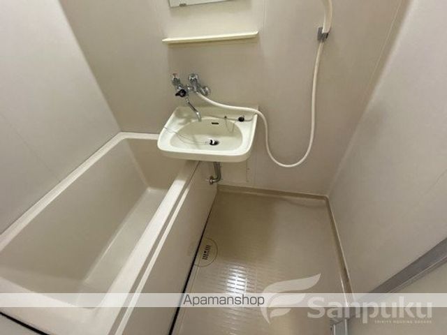 クリスタルビルの内装写真