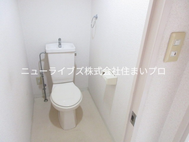 ＪＲ片町線 忍ケ丘駅 徒歩9分 6階建 築32年のトイレ写真