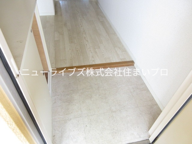 ＪＲ片町線 忍ケ丘駅 徒歩9分 6階建 築32年の玄関写真