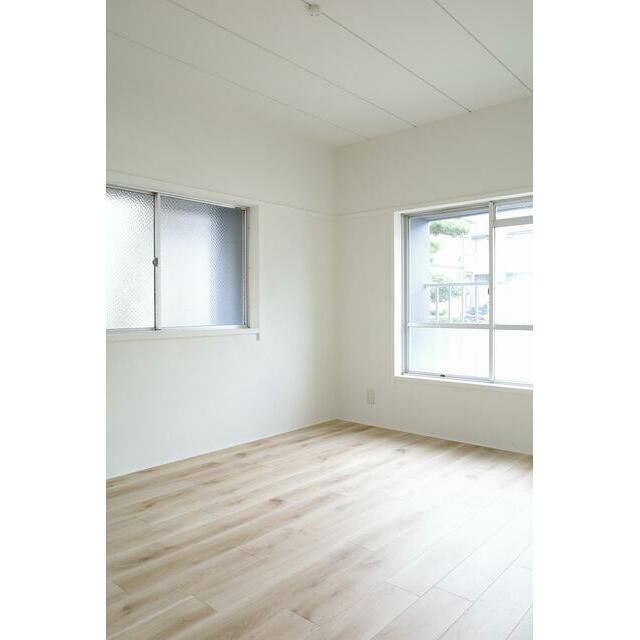 その他部屋・スペース　北側洋室（エアコンの専用コンセント・穴がありません）