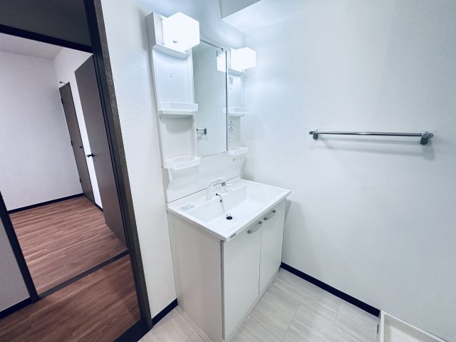 洗面設備　同物件、他の部屋の写真です。
