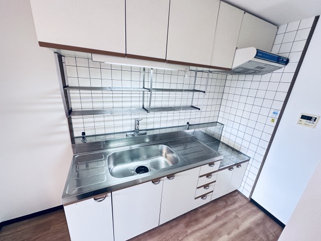 キッチン　同物件、他の部屋の写真です。