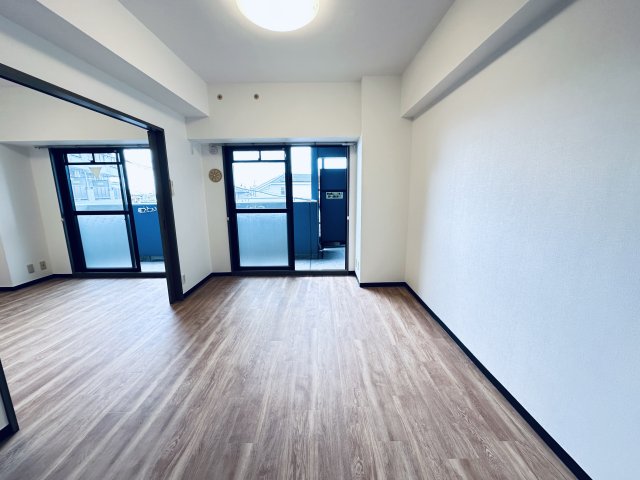 居室・リビング　同物件、他の部屋の写真です。