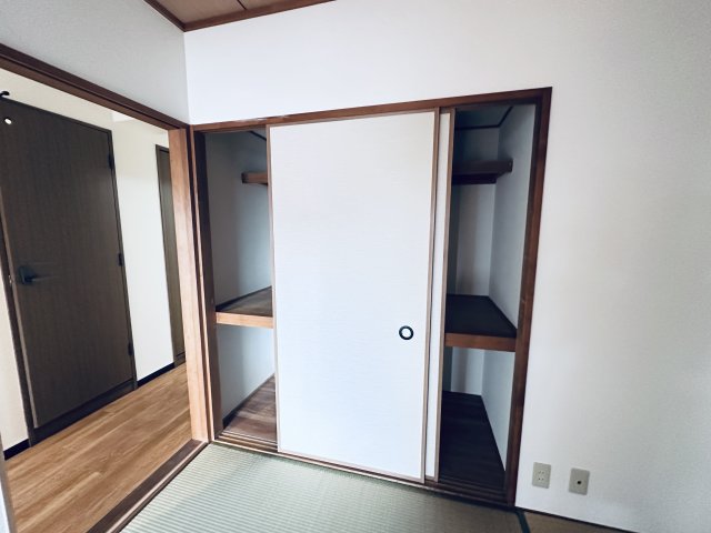 収納　同物件、他の部屋の写真です。