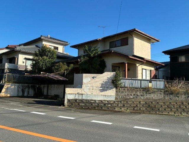 建物外観　日当たりよく、広々とした戸建物件です。
