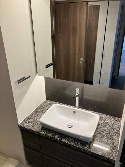 洗面設備　写真は同タイプ住居です。