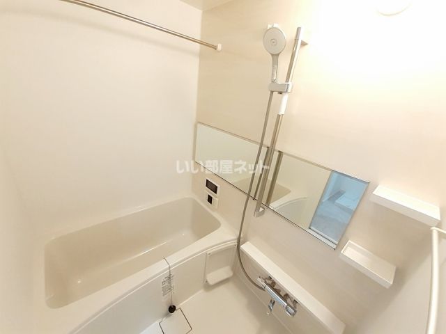 THE SQUARE Glory Residenceの風呂写真