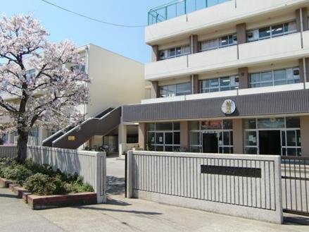 小学校　船橋市立法典西小学校（小学校）まで300m