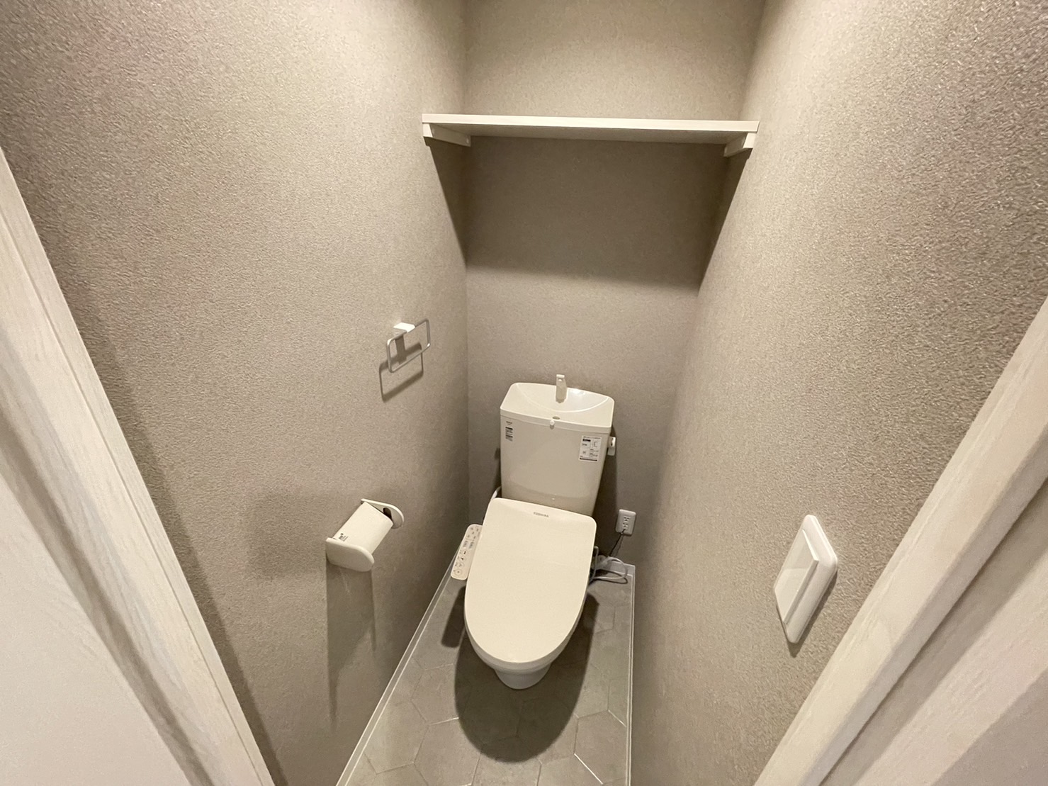 札幌市電 西線１４条駅 徒歩4分 4階建 築4年のトイレ写真