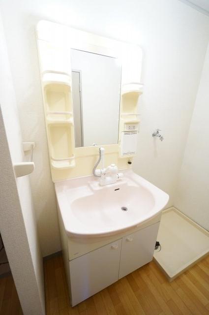 洗面設備　※同物件、同タイプの写真です。