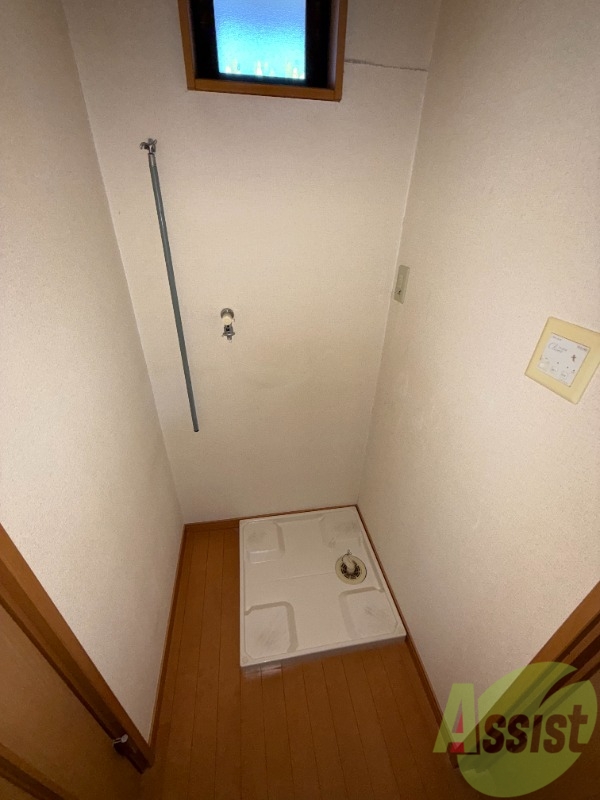 その他設備　洗濯機はこちらへ。置き場に困ることはなさそうですね。