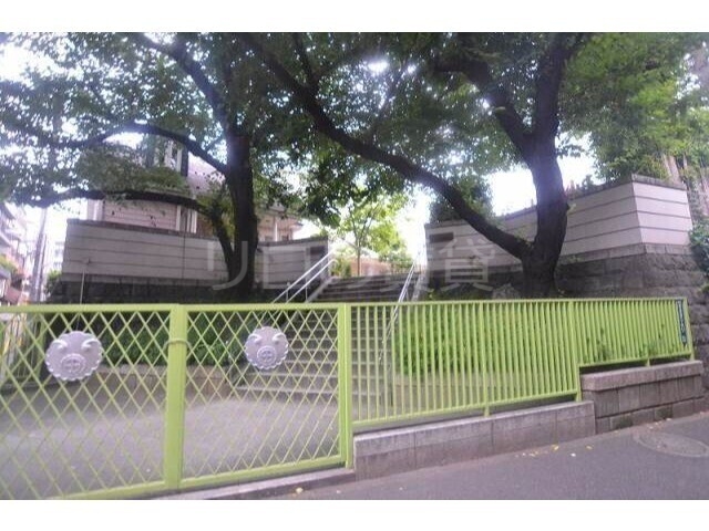 幼稚園・保育園　専修幼稚園（幼稚園・保育園）まで349m