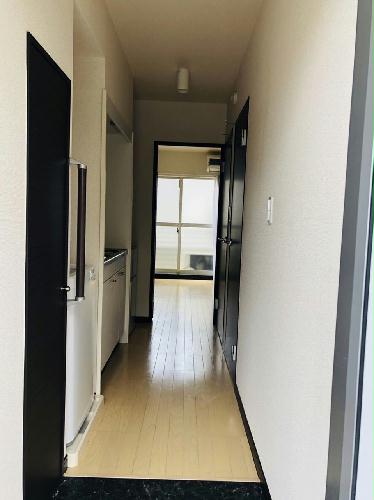 その他　玄関→居室