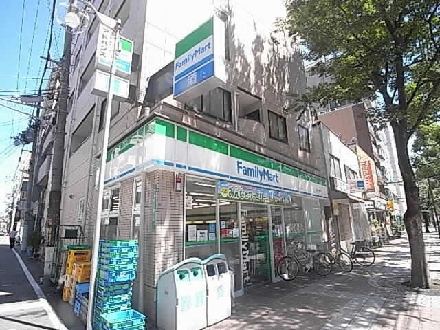 コンビニ　ファミリーマート西宮戸田町店（コンビニ）まで292m
