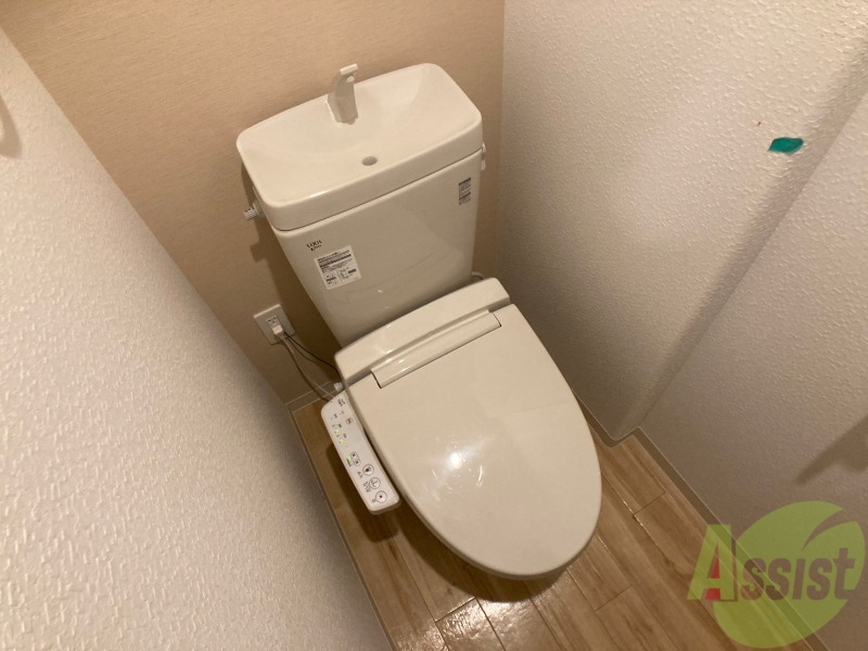 トイレ　ウォシュレット機能がついたトイレ。安心して使用できますね。