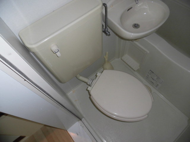 阪急京都線 上新庄駅 徒歩8分 4階建 築40年のトイレ写真
