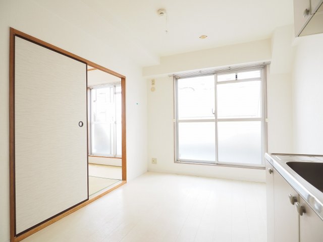 パレオーギの居間写真