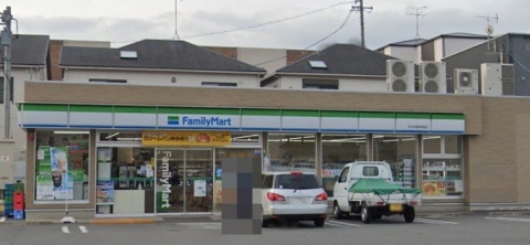コンビニ　ファミリーマート 中川中野本町店（コンビニ）まで446m