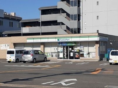 コンビニ　ファミリーマート西小路天神川店（コンビニ）まで220m
