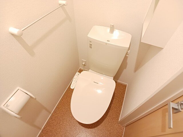 トイレ　清潔感のあるトイレです