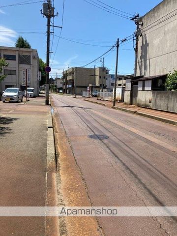 その他　前面道路（その他）まで0m