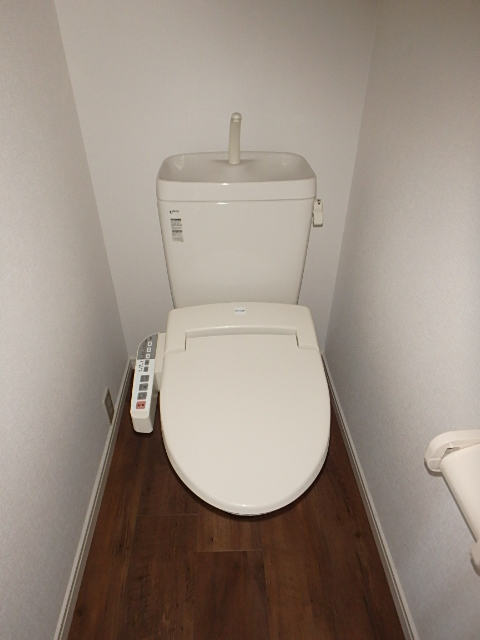 トイレ　シャワートイレ完備