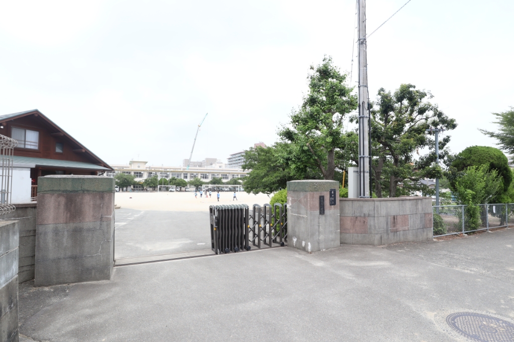 小学校　春日市立春日北小学校（小学校）まで672m