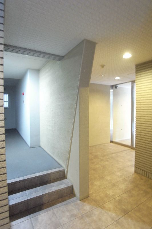 東京メトロ東西線 東陽町駅 徒歩7分 8階建 築19年の外観写真