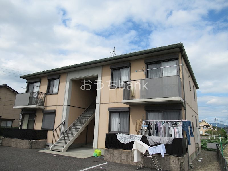 建物外観　使いやすい2ＬＤＫの物件です。新生活が楽しみですね♪