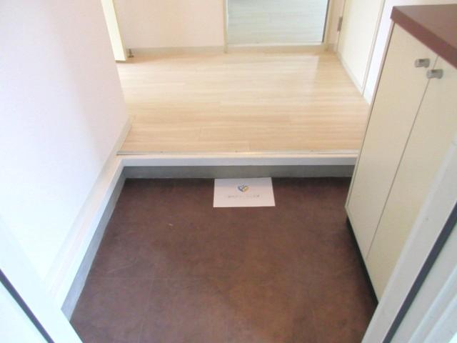 玄関　下駄箱あり