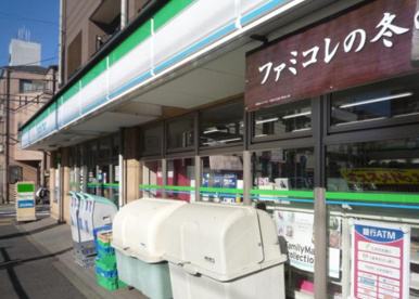 コンビニ　ファミリーマート 志村駅前通り店（コンビニ）まで522m