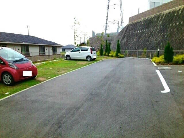 駐車場　車をお持ちの方に嬉しい駐車場付きの物件です