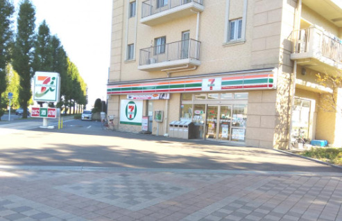コンビニ　セブンイレブン 印西牧の原店（コンビニ）まで502m