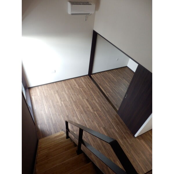 Creo高畑弐番館の居間写真
