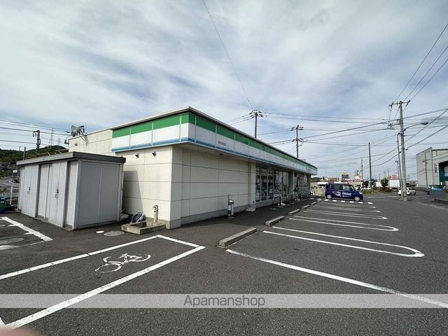コンビニ　ファミリーマート里庄里見店（コンビニ）まで1667m