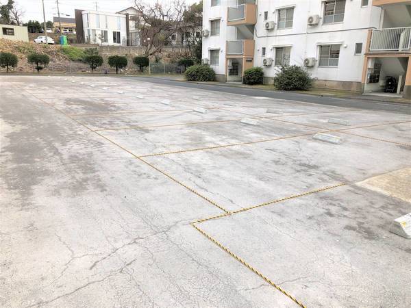 駐車場　車をお持ちの方に嬉しい駐車場付きの物件です