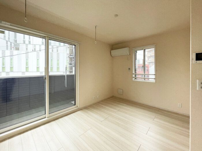 居室・リビング　6.24帖のフローリングのお部屋です★