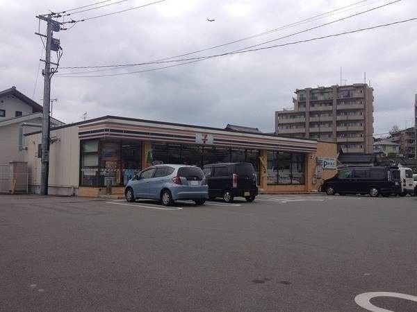 コンビニ　セブンイレブン 博多席田小学校前店（コンビニ）まで276m