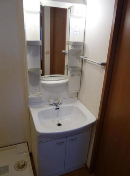 洗面設備　別部屋の画像を使用しております。