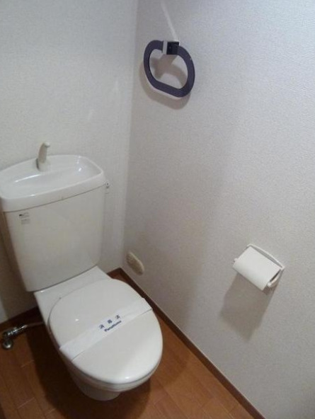 トイレ　別部屋の画像を使用しております。