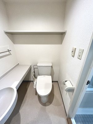トイレ　画像は803号室です（参考）